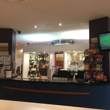 Ramada Encore Dandenong - Hotel Gold Coast 18