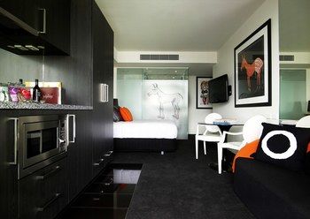Art Series - The Cullen - Hotel Gold Coast 7