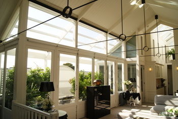Andre's Mews Luxury Serviced Apartments - Hotel Gold Coast 1
