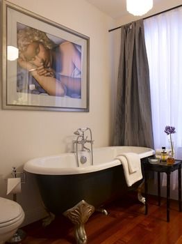 Andre's Mews Luxury Serviced Apartments - Hotel Gold Coast 3