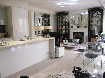 Andre's Mews Luxury Serviced Apartments - Hotel Gold Coast 11