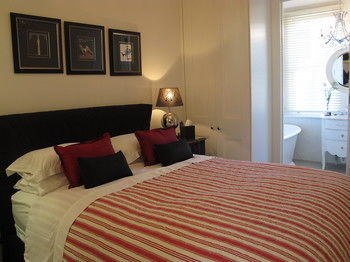 Andre's Mews Luxury Serviced Apartments - Hotel Gold Coast 18