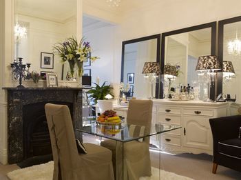 Andre's Mews Luxury Serviced Apartments - Hotel Gold Coast 57