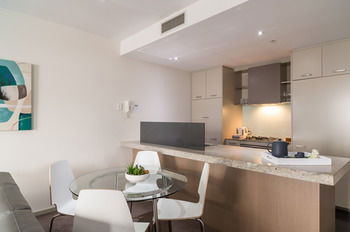 AKOM Docklands - Hotel Gold Coast 32