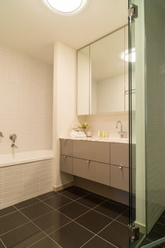 AKOM Docklands - Hotel Gold Coast 35
