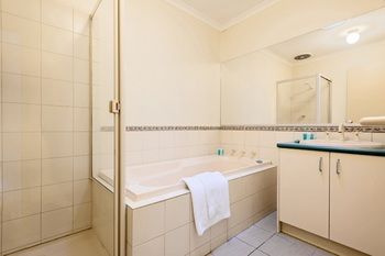 Apartments @ Mt Waverley - Hotel Gold Coast 0