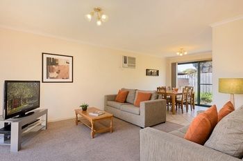 Apartments @ Mt Waverley - Hotel Gold Coast 6