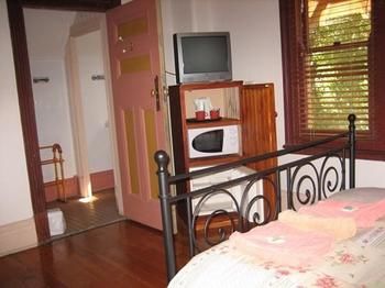 Burwood Bed And Breakfast - Hotel Gold Coast 11