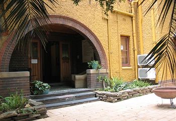 Burwood Bed And Breakfast - Hotel Gold Coast 2