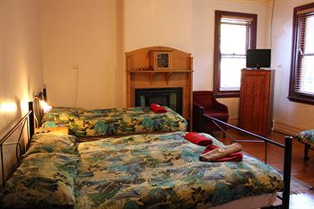 Burwood Bed And Breakfast - Hotel Gold Coast 6