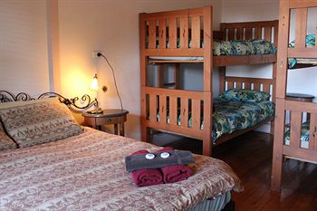 Burwood Bed And Breakfast - Hotel Gold Coast 7