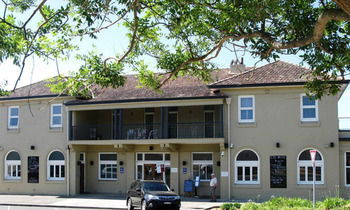 The Huskisson - Hotel Gold Coast 20