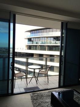 Apartments Melbourne Domain - Docklands - Hotel Gold Coast 1