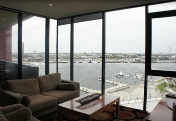 Apartments Melbourne Domain - Docklands - Hotel Gold Coast 13