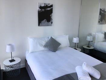 Apartments Melbourne Domain - Docklands - Hotel Gold Coast 60
