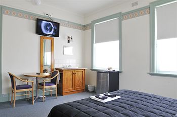 Hotel Gosford - Hotel Gold Coast 1