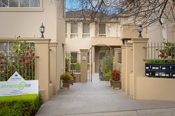 Apartments @ Kew Walpole Gardens - Kew Serviced Townhouses - Hotel Gold Coast 2
