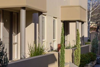 Apartments @ Kew Walpole Gardens - Kew Serviced Townhouses - Hotel Gold Coast 3
