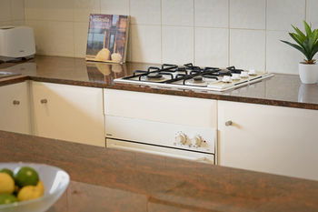 Apartments @ Kew Walpole Gardens - Kew Serviced Townhouses - Hotel Gold Coast 5