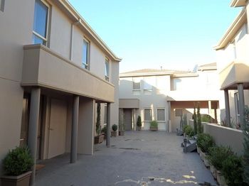 Apartments @ Kew Walpole Gardens - Kew Serviced Townhouses - Hotel Gold Coast 12