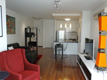 Alpha Apartments Melbourne - Hotel Gold Coast 2