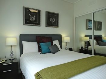 Alpha Apartments Melbourne - Hotel Gold Coast 3