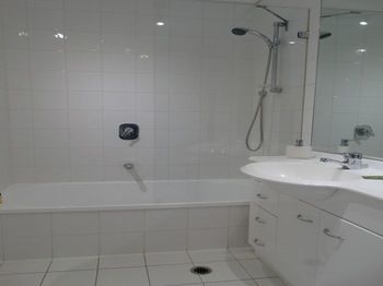 Alpha Apartments Melbourne - Hotel Gold Coast 6