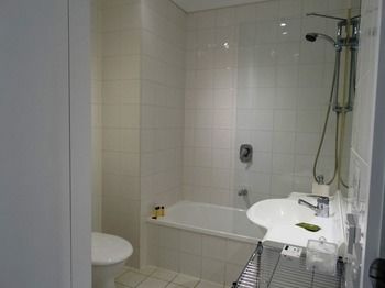 Alpha Apartments Melbourne - Hotel Gold Coast 23