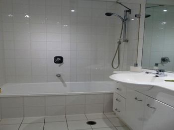 Alpha Apartments Melbourne - Hotel Gold Coast 24