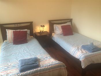 Australian Home Away @ East Doncaster Andersons Creek 1 - Hotel Gold Coast 4