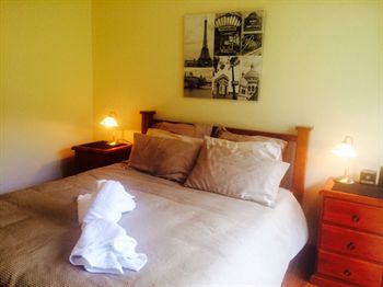 Australian Home Away @ East Doncaster Andersons Creek 1 - Hotel Gold Coast 6