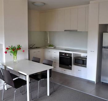 Albert Road Serviced Apartments - Hotel Gold Coast 4