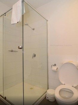 Albert Road Serviced Apartments - Hotel Gold Coast 9
