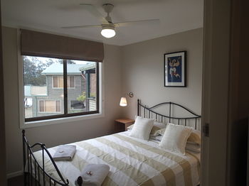 Dungowan Waterfront Apartments - Hotel Gold Coast 3