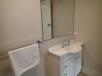 Dungowan Waterfront Apartments - Hotel Gold Coast 4