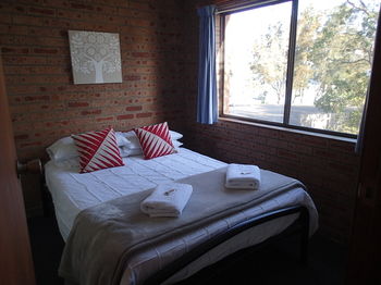 Dungowan Waterfront Apartments - Hotel Gold Coast 13