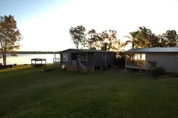 Dungowan Waterfront Apartments - Hotel Gold Coast 245