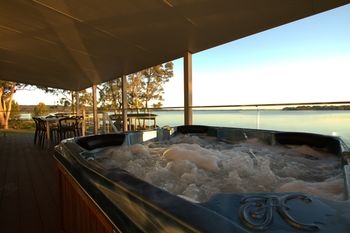 Dungowan Waterfront Apartments - Hotel Gold Coast 250