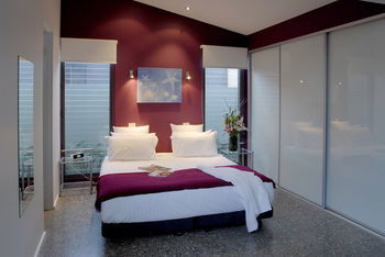 By The Beach B&B And Apartments - Hotel Gold Coast 9