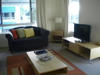 Estoril On Moffat - Hotel Gold Coast 10