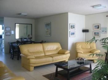 Estoril On Moffat - Hotel Gold Coast 11