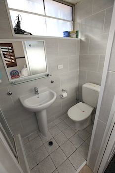 Across Country Motel And Serviced Apartments - Hotel Gold Coast 3