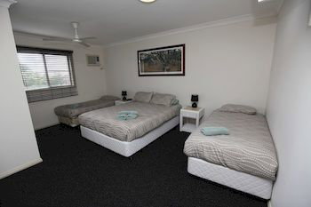Across Country Motel And Serviced Apartments - Hotel Gold Coast 11