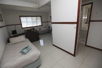 Across Country Motel And Serviced Apartments - Hotel Gold Coast 21