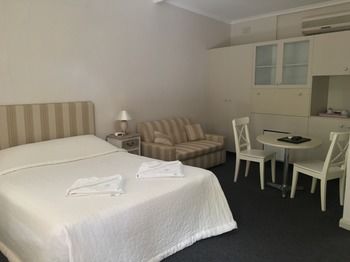 Town & Country Motel - Hotel Gold Coast 12