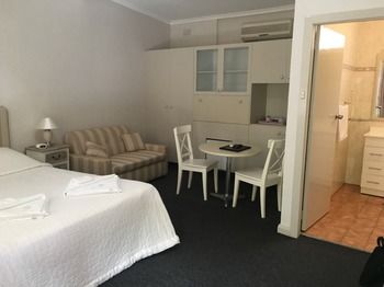 Town & Country Motel - Hotel Gold Coast 13