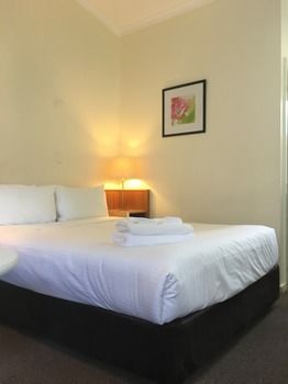 Waterview Gosford Motor Inn - Hotel Gold Coast 9