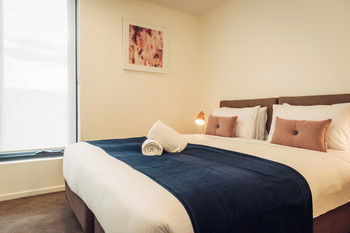City Edge Box Hill - Hotel Gold Coast 6