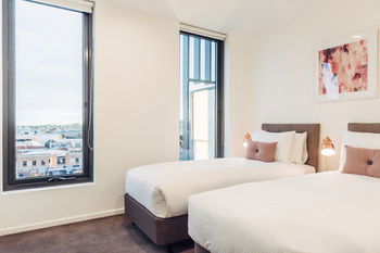 City Edge Box Hill - Hotel Gold Coast 19