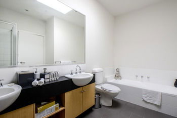 UrbanMinder @ Montague - Hotel Gold Coast 1